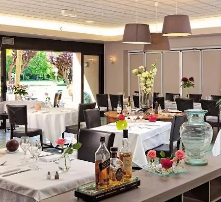 Le Clos Fleuri Hotel Maringues