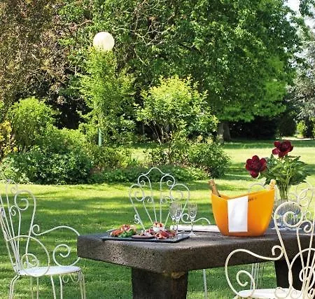 Le Clos Fleuri Hotel 2*